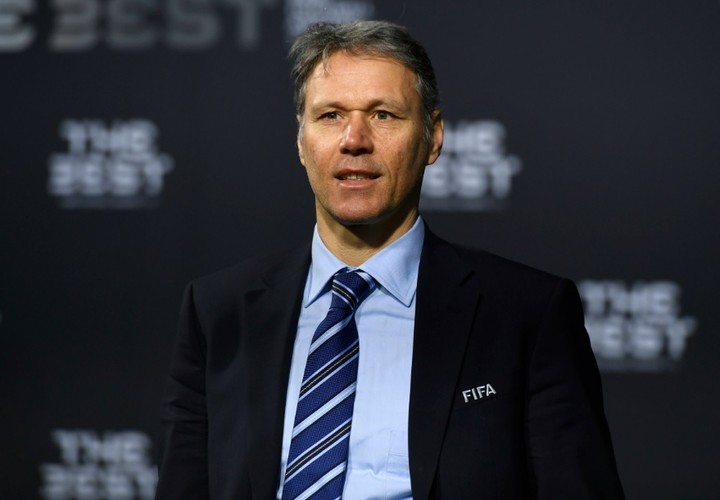 Nacistický pozdrav van Bastena vymazal z konzolovej hry